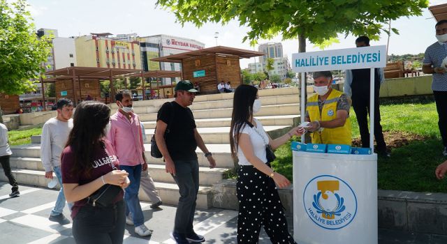 Haliliye'de maskesiz kimse kalmıyor!