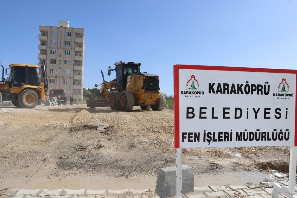 Karaköprü'de yollar kilitli parkeyle döşeniyor
