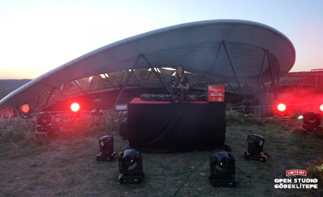 İtalya’nın ünlü kadın DJ’yi Göbeklitepe’de sahne aldı
