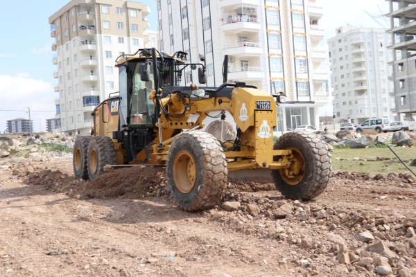 Karaköprü’de yol seferberliği devam ediyor