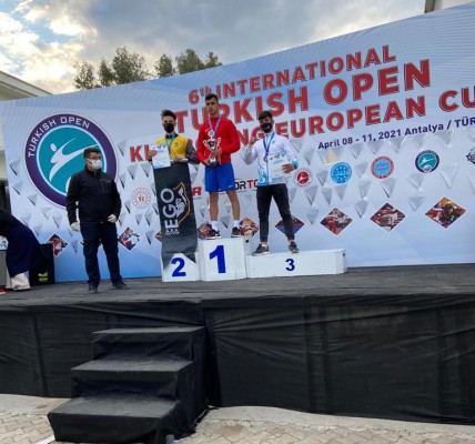 Haliliye Belediyespor Kick Boks Takımı, şampiyonaya damga vurdu