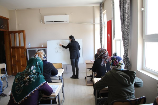 Haliliye’de kadınlar eğitim görüyor