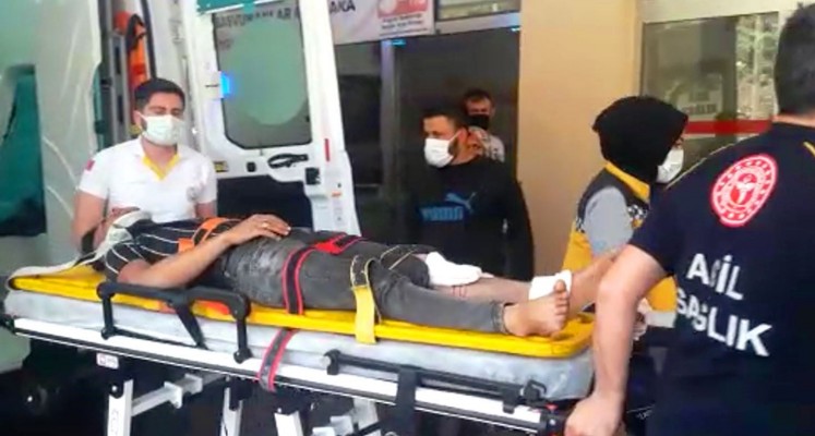 Karaköprü’de motosiklet devrildi: 1 yaralı