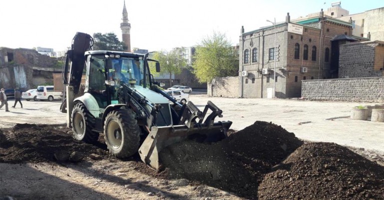 Siverek’te beton yol çalışmaları sürüyor
