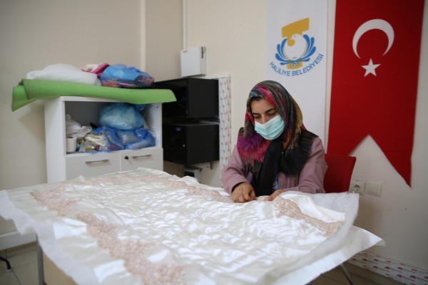 Haliliye'de kadınlar meslek öğreniyor