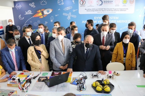 Bakan Varank Stem Akademi Merkezi’nde