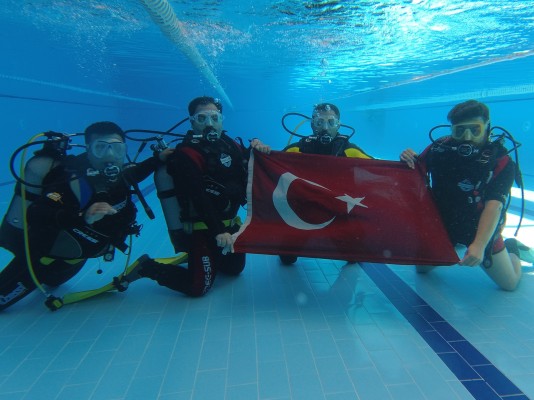 Belediye personellerine tüplü dalış eğitimi verildi