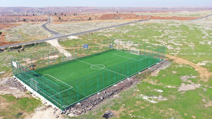 Karaköprü'de 2 sentetik çim saha yapıldı