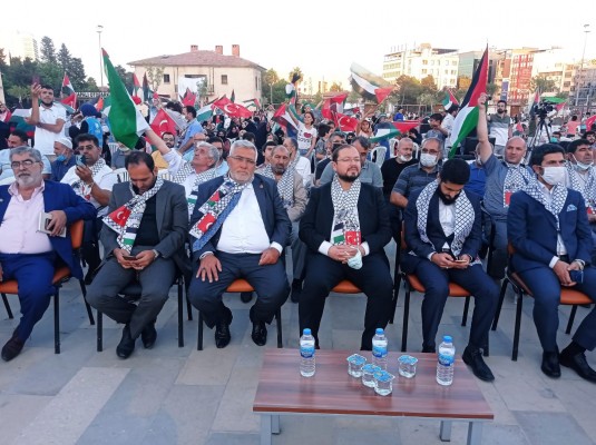 Şanlıurfa'da binlerce Kudüs gönüllüsü nöbete durdu