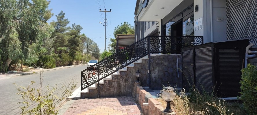 Kaldırıma merdiven yapıldı