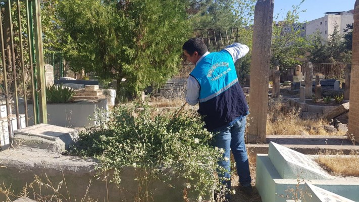 Mezarlıklarda bakım ve onarım çalışmaları