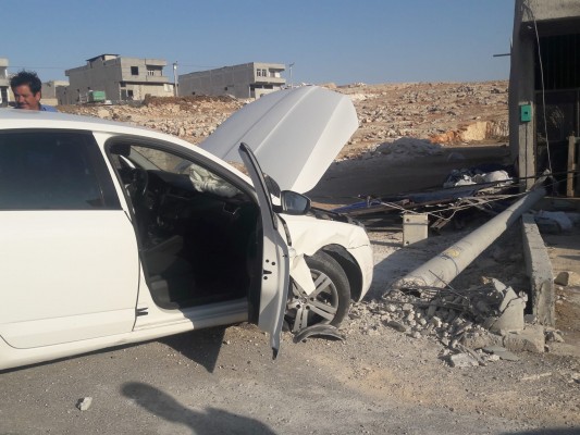 Otomobil elektrik direğine çarptı: 1 yaralı