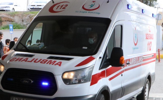 Şanlıurfa’da hafif ticari araç devrildi