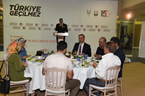 Şanlıurfa’da şehit yakınları ve gazilere yemek verildi