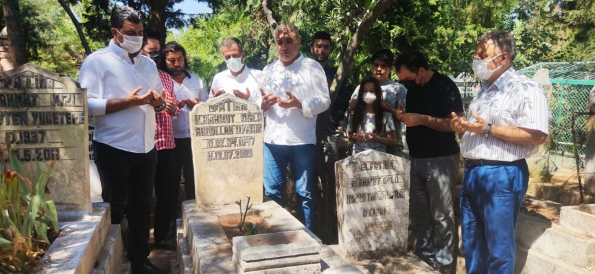 Uyanık mezarı başında anıldı