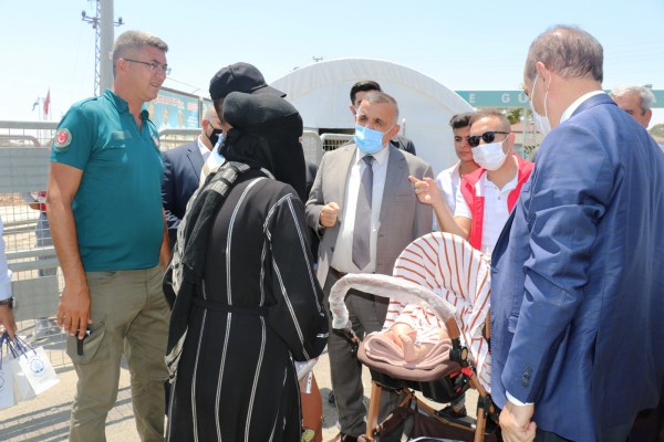 Yalçınkaya ve Akay’dan sınırda bayram ziyareti