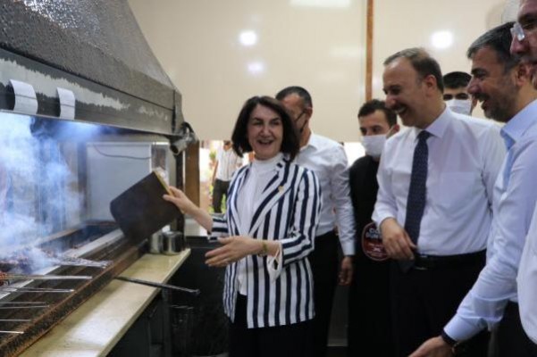 Şanlıurfa'da 'aşı ol, ciğerimi ye' kampanyası