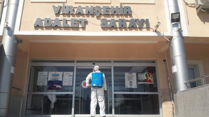 Viranşehir'de ortak kullanım alanları dezenfekte edildi