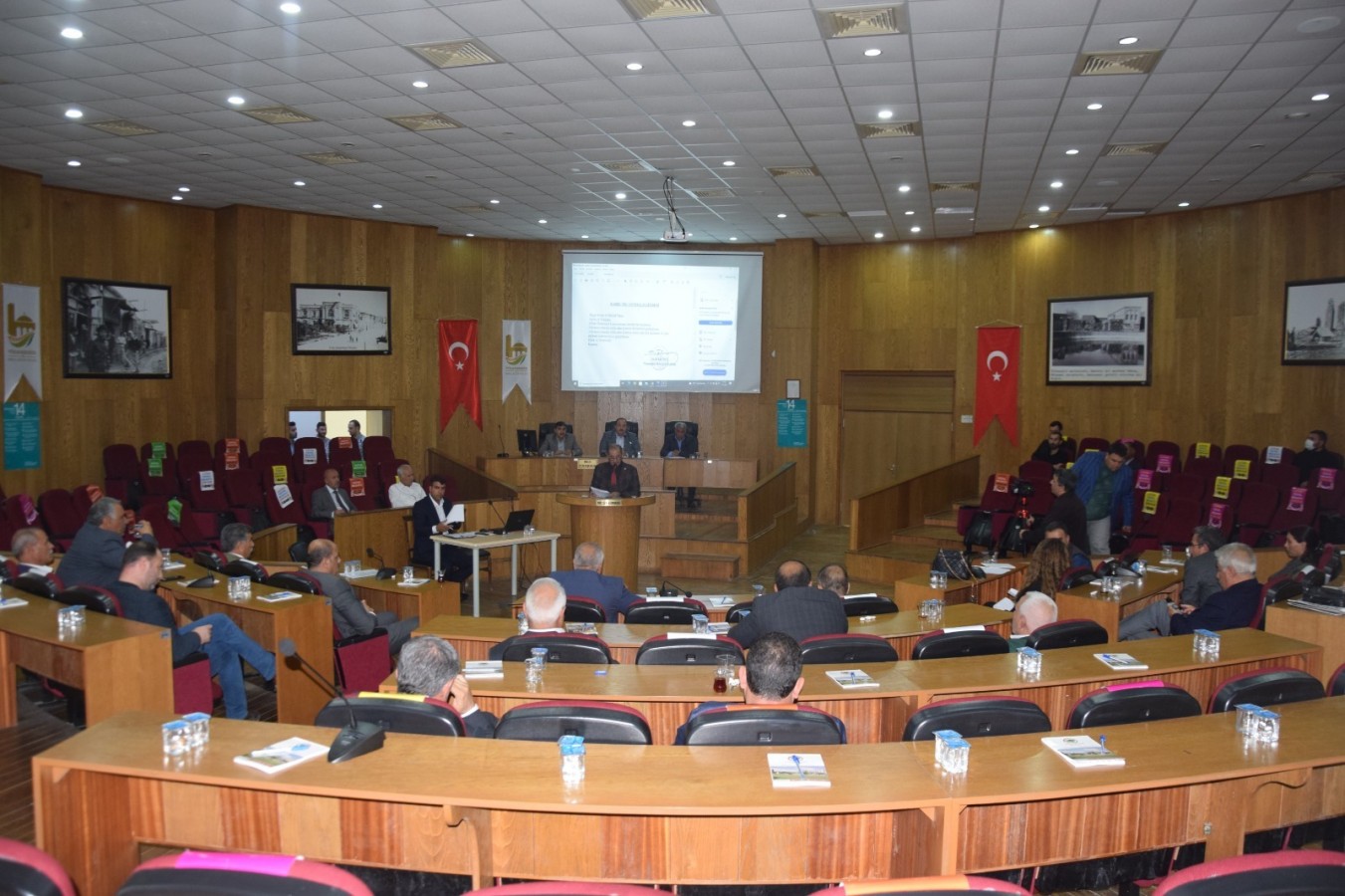 Viranşehir Meclisi'nde önergeler ilgili komisyonlara havale edildi