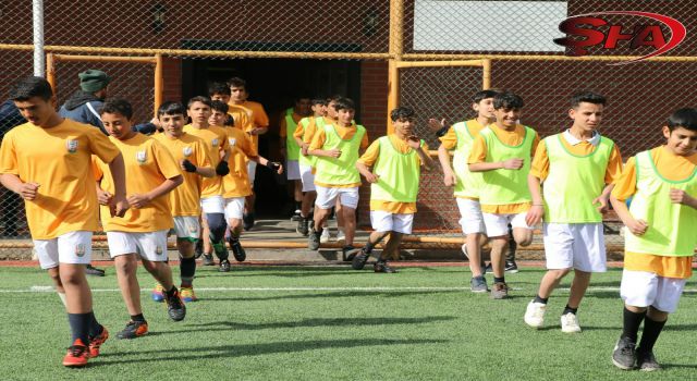 Urfa'da geleceğin futbolcuları yetişiyor