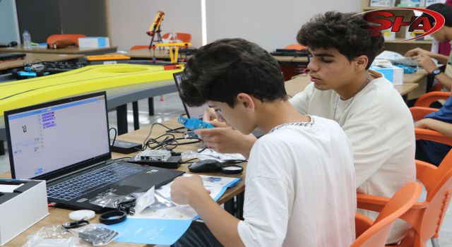 Karaköprü’de gençler robotik kodlama eğitimi alıyor
