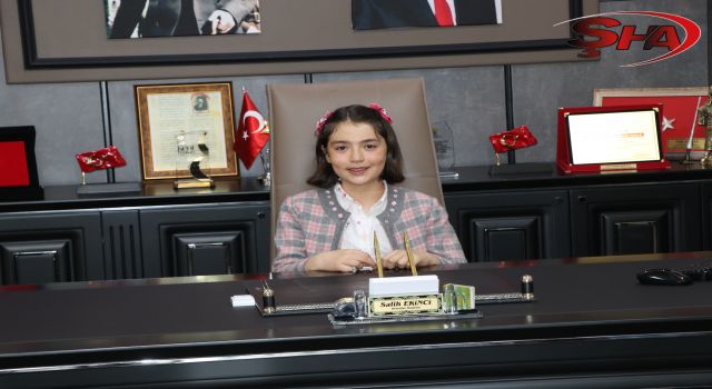 Başkan Ekinci, koltuğunu Elif’e devretti