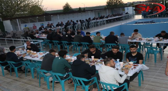 Başkan Ekinci personelleri ile iftarda bir araya geldi