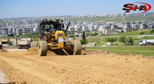 GÜLLÜBAĞ'A YENİ YOLLAR KAZANDIRILIYOR