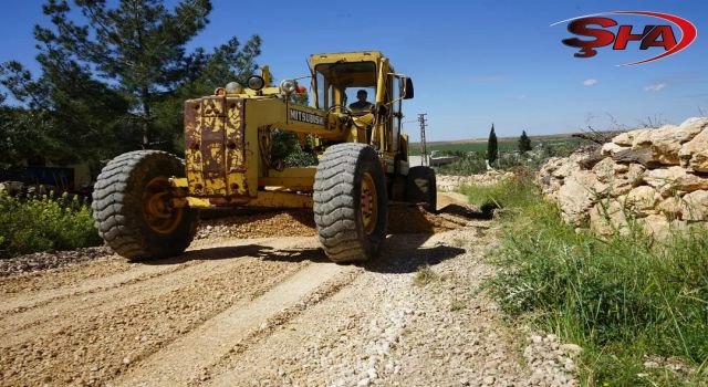 Karaköprü kırsalında yol çalışmaları sürüyor