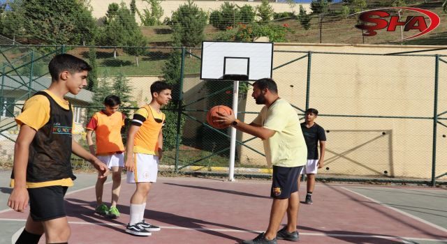 Karaköprü'de çocuklar sporla gelişiyor