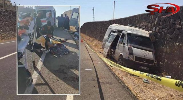Urfa'da minibüs duvara çarptı: 3 ölü