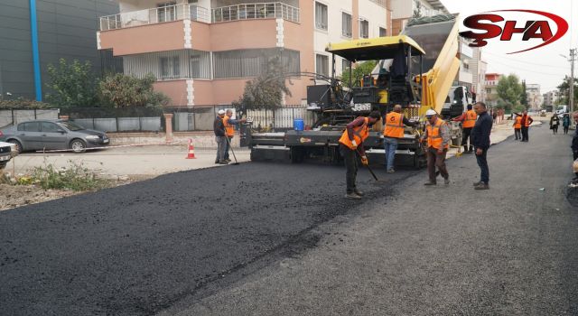 Haliliye’de sıcak asfalt çalışmalarıyla yollar yenileniyor