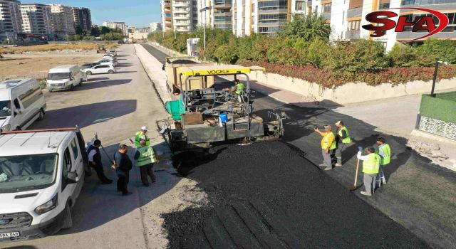 Karaköprü’de yollar sıcak asfaltla yenileniyor