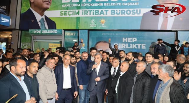 YRP’den AK Parti’ye geçen 39 kişiye rozetlerini başkan Beyazgül taktı