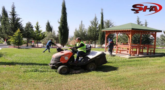 Haliliye Belediyesi ile parklar yaza hazırlanıyor