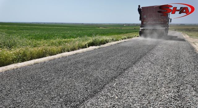 Harran kırsalında asfalt çalışmaları sürüyor