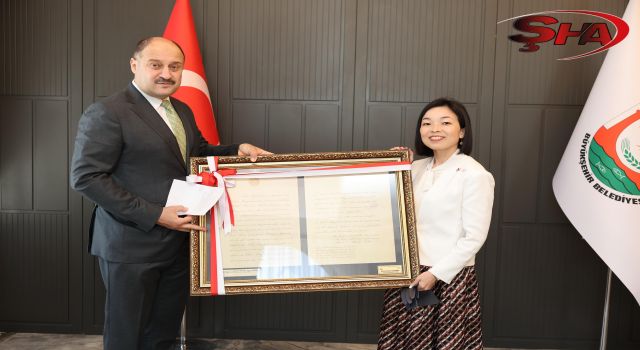 Başkan Gülpınar, Japon Prensese asırlık mektubu hediye etti