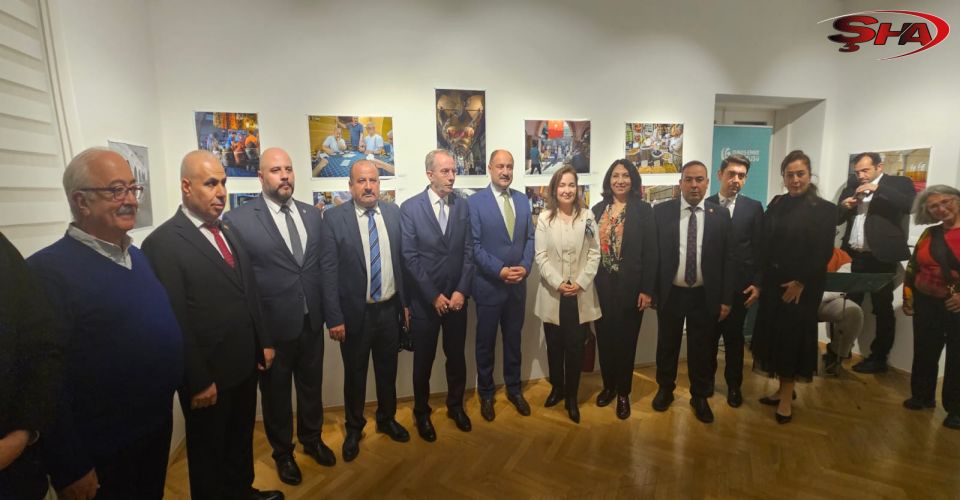 AVUSTURYA’NIN EN ÜNLÜ FOTOĞRAF SANATÇISI, ŞANLIURFA’DA ÇEKTİĞİ FOTOĞRAFLARI VİYANA’DA SERGİLEDİ