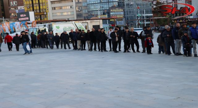 7’den 70’e herkes büyükşehirin iftar çadırlarında buluştu