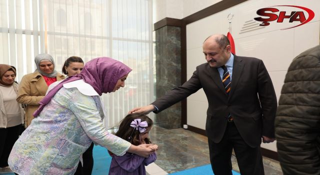 BAŞKAN GÜLPINAR, BELEDİYE PERSONELİYLE BAYRAMLAŞTI