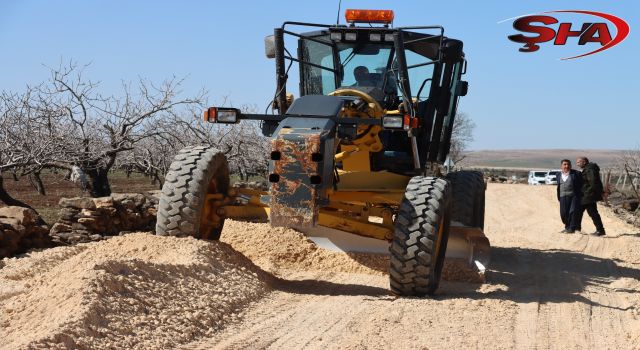 Karaköprü’de kırsal yollarda çalışmalar sürüyor