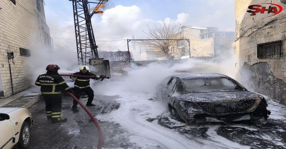 Urfa'da korkutan yangın! Araçlar küle döndü