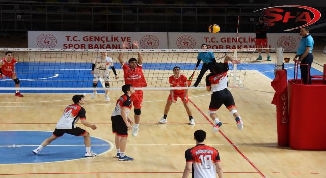 Şanlıurfa Büyükşehir Belediyesi Genç Erkekler Voleybol Takımı yarı finale çıktı