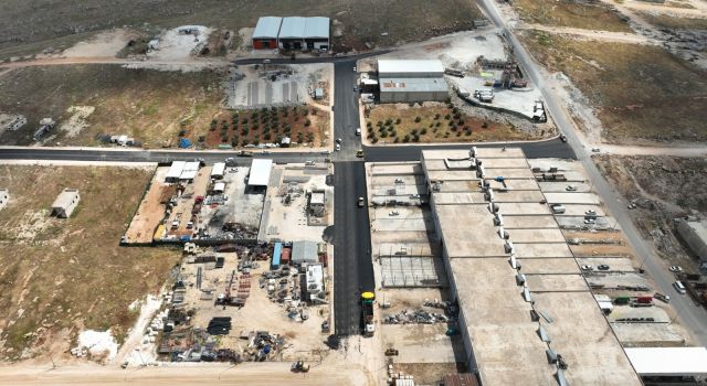 Büyükşehir ekipleri Mobilyacılar Sitesinde asfaltlama çalışması gerçekleştirdi