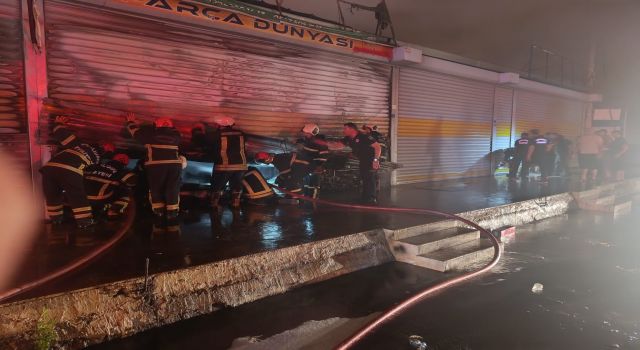 Evren Sanayi Sitesi’nde korkutan yangın söndürüldü