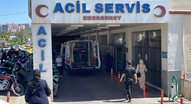 Şanlıurfa'da iki otomobil çarpıştı: Yaralılar var
