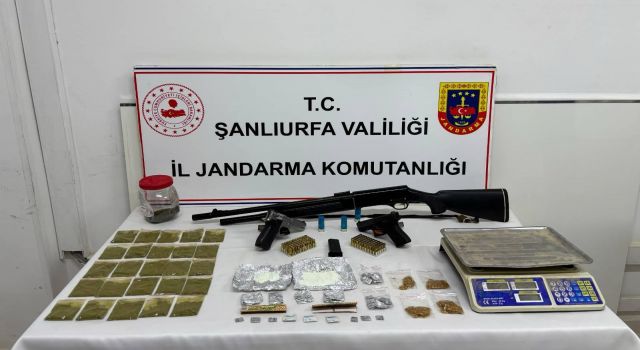 Suruç’ta Zehir Tacirlerine Baskın: Cephanelik Gibi Ev!