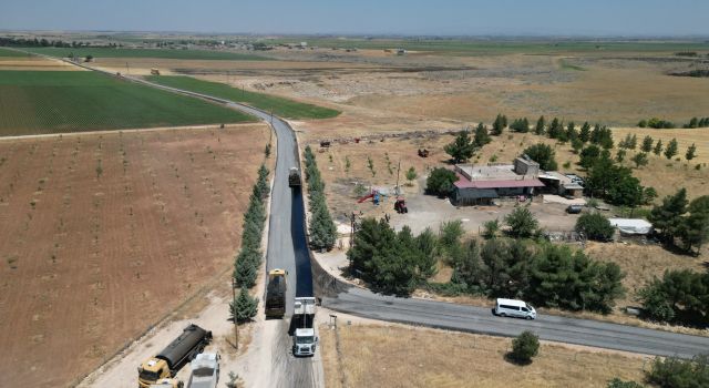Büyükşehir, Viranşehir'de 9 kilometrelik grup yolunu yeniledi