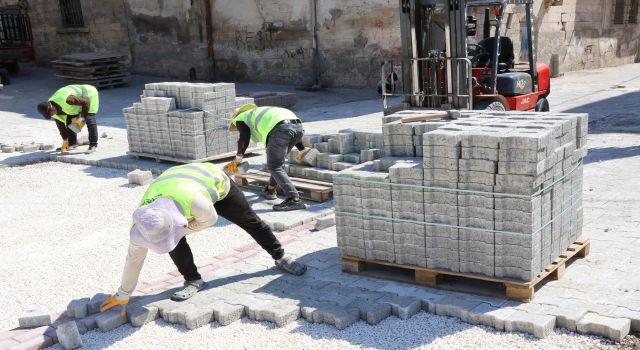 Fen işleri ekipleri Haliliye’nin dört bir yanında sahada