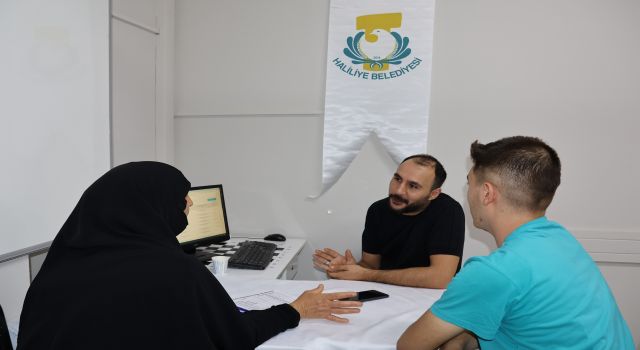 Haliliye Belediyesi gençlerin geleceğine rehber oluyor